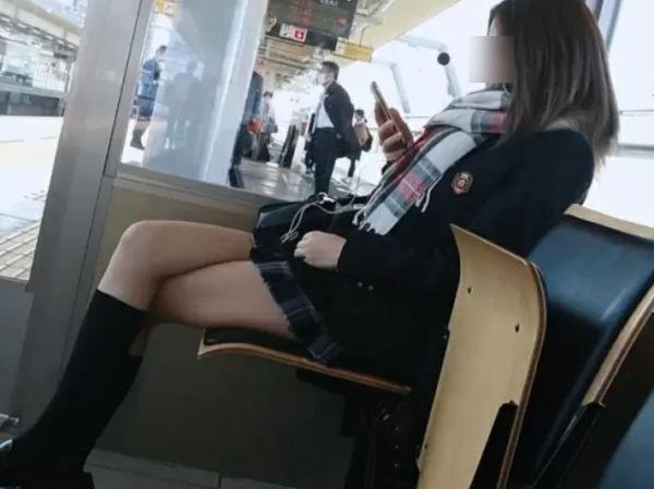 画像東條なつ助けてくれた美少女幼馴染が不良グループに輪姦レイプされて喘ぐ姿に勃起する青年! 画像2 画像東條なつ助けてくれた美少女幼馴染が不良グループに輪姦レイプされて喘ぐ姿に勃起する青年! 画像2