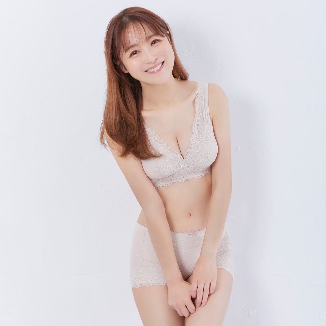 画像鈴木奈々さん、遂におっぱいを出し始めるwwwwwwwwwwwww 画像1