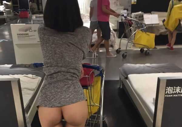 動画ドスケベ痴女、本屋に行く 画像1