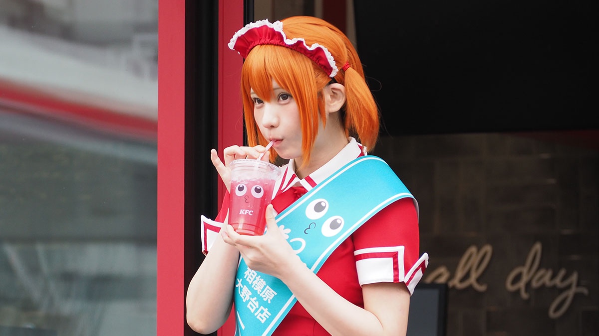画像コスプレイヤーえなこさん、KFCの1日店長に就任する 画像1