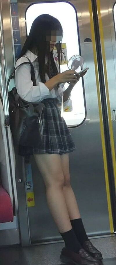 画像JKの太もも、ありえんくらいエロい 画像1