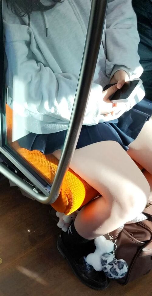 画像JKの太もも、ありえんくらいエロい 画像1