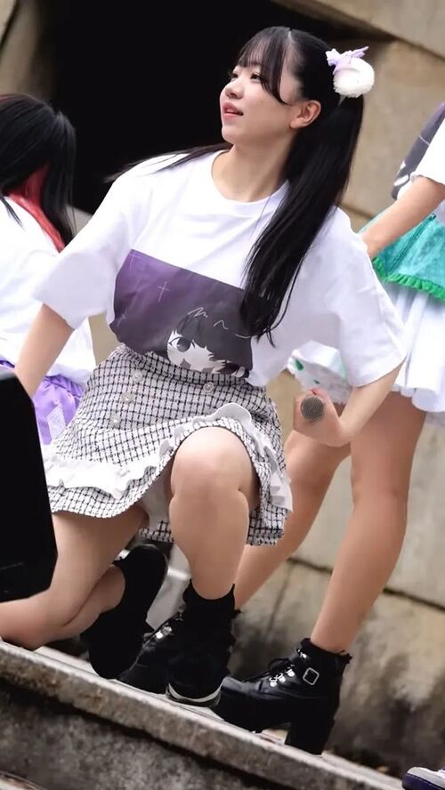 画像31歳アイドル「女の子と触れ合ったことがないネットのおじさんたち、今時のミニスカには全て中にズボンがついています」 画像1