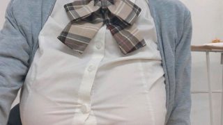 【画像】こんなお乳のJCが同じクラスだったら授業中集中できないわwwwのアイキャッチ画像