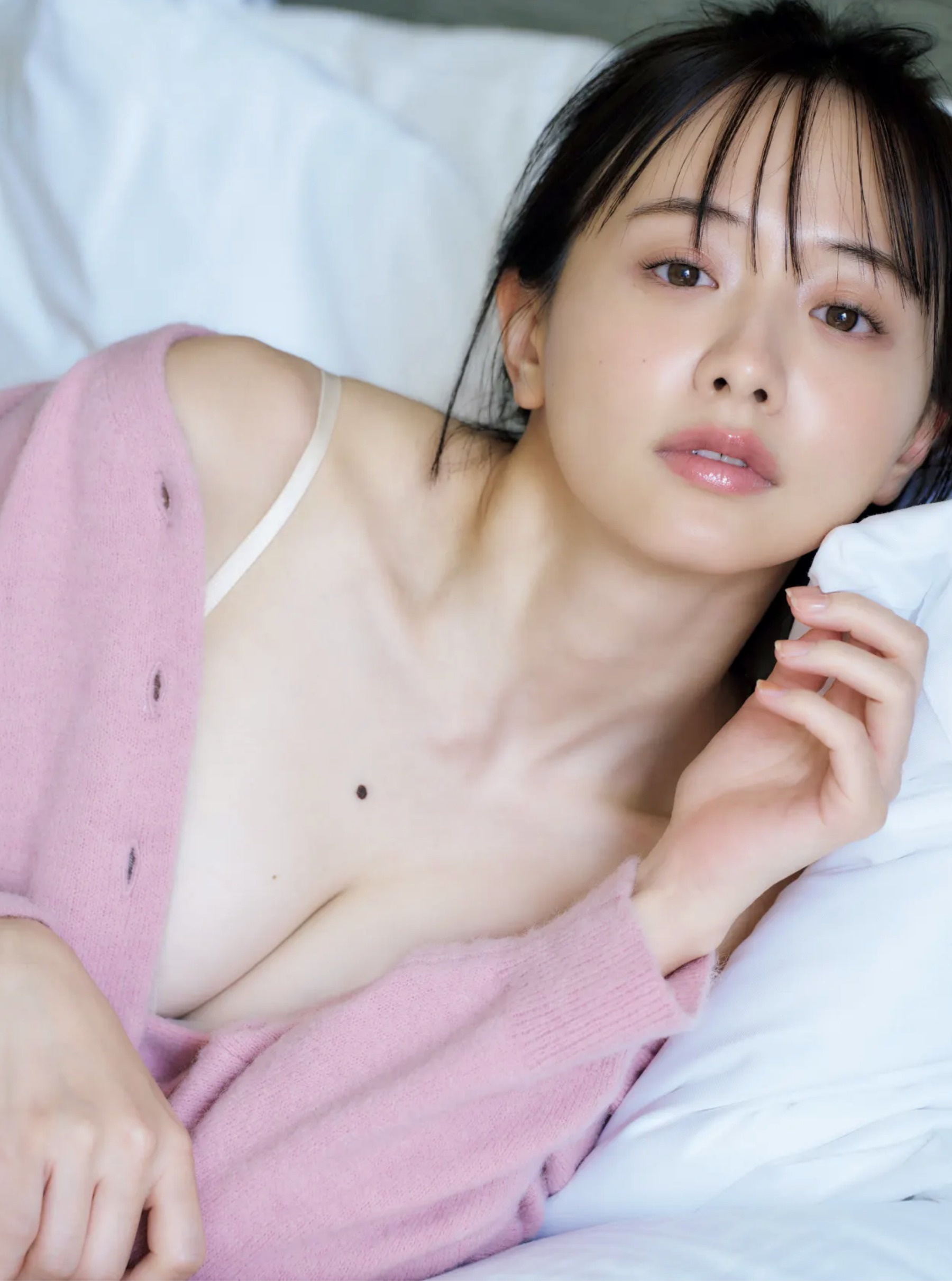 画像森香澄、グラビア撮影で男性スタッフの目線気にせず「パッパ脱いじゃって。効率重視」 画像1