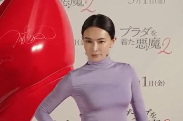 画像長谷川京子、ピタピタドレスで巨乳とお尻が丸出しにwwこれはエロ過ぎる!! 画像2 画像長谷川京子、ピタピタドレスで巨乳とお尻が丸出しにwwこれはエロ過ぎる!! 画像2