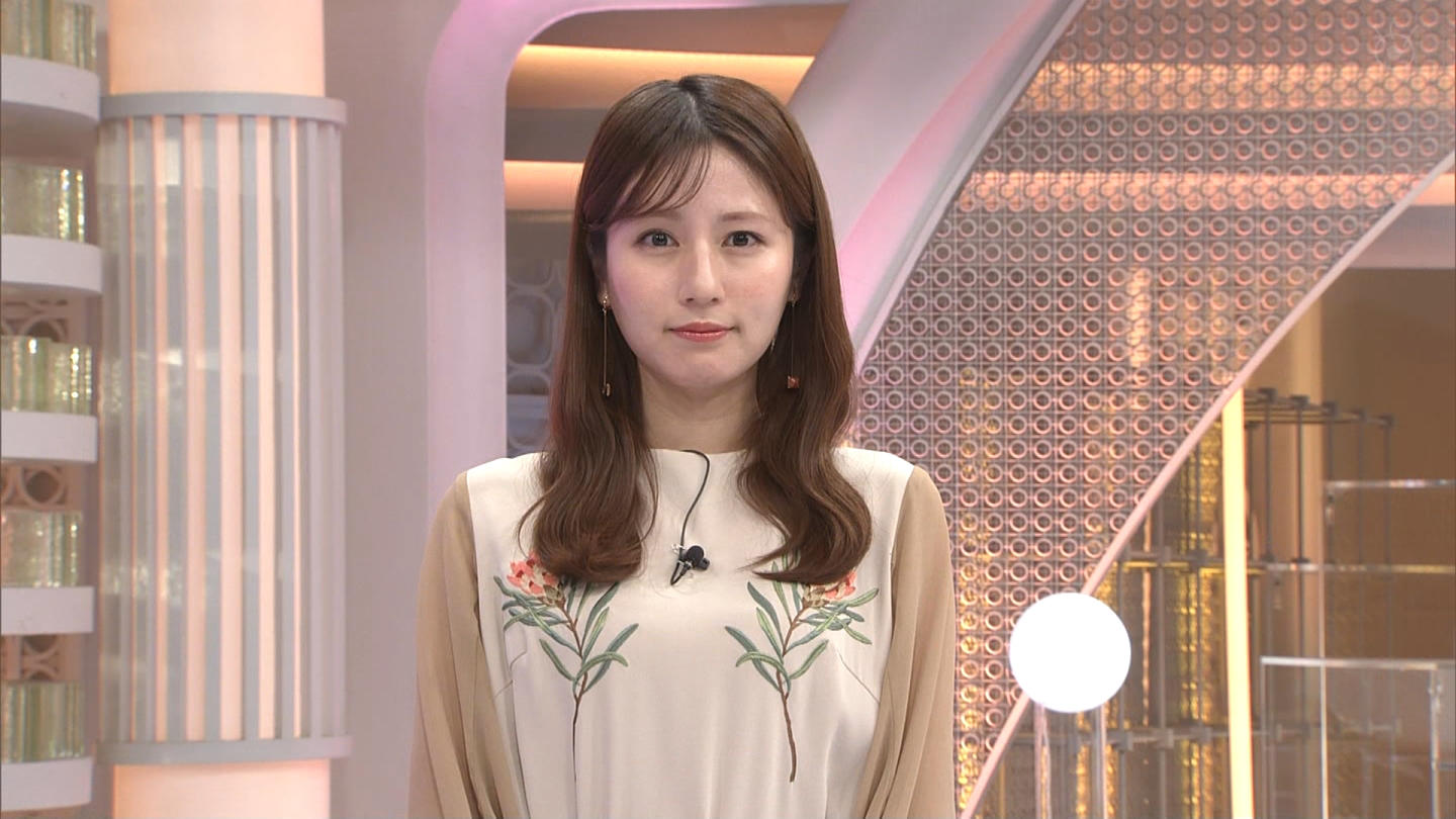 画像堤礼実アナ スリットから太股チラ見え!! 画像5 画像堤礼実アナ スリットから太股チラ見え!! 画像5