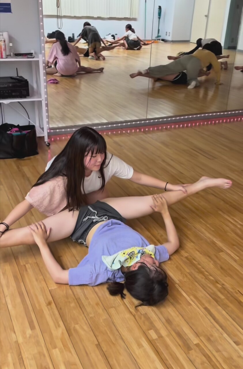 画像JSJCさん達による開脚トレーニングなんだけど・・・ 画像15 画像JSJCさん達による開脚トレーニングなんだけど・・・ 画像15