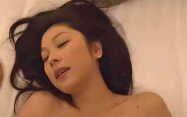 画像小池栄子 ヌード!乳輪見えおっぱいが!全裸濡れ場セックスなど過激シーンがこんなに! 画像16 画像小池栄子 ヌード!乳輪見えおっぱいが!全裸濡れ場セックスなど過激シーンがこんなに! 画像16