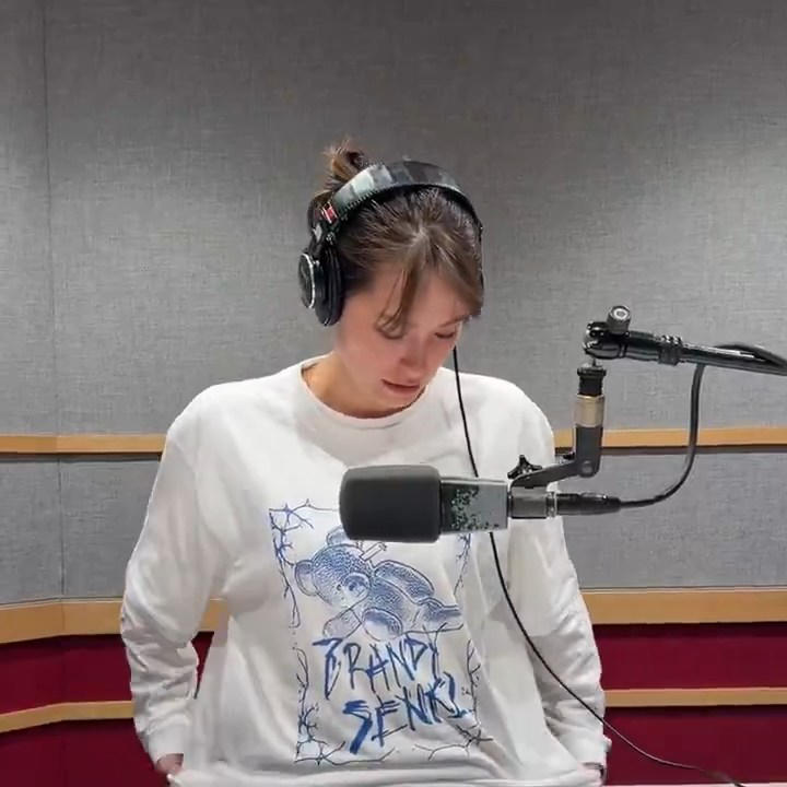 画像トラウデン直美キャスター 服をまくりあげて巨乳を突き出す!!GIF動画あり 画像4 画像トラウデン直美キャスター 服をまくりあげて巨乳を突き出す!!GIF動画あり 画像4