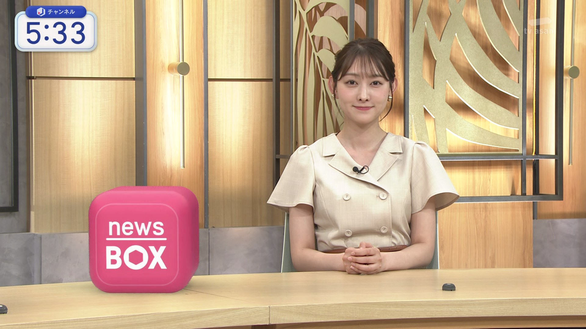 画像森山みなみアナ 強風でスカートが股間に張り付いて下着が浮き出てしまうハプニング!!GIF動画あり 画像4 画像森山みなみアナ 強風でスカートが股間に張り付いて下着が浮き出てしまうハプニング!!GIF動画あり 画像4