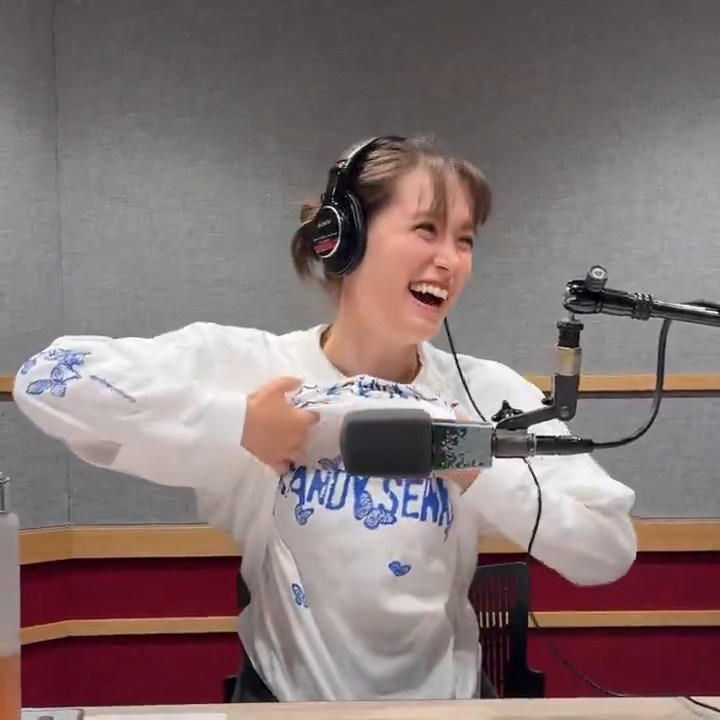 画像トラウデン直美キャスター 服をまくりあげて巨乳を突き出す!!GIF動画あり 画像13 画像トラウデン直美キャスター 服をまくりあげて巨乳を突き出す!!GIF動画あり 画像13