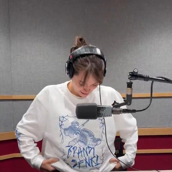 画像トラウデン直美キャスター 服をまくりあげて巨乳を突き出す!!GIF動画あり 画像16 画像トラウデン直美キャスター 服をまくりあげて巨乳を突き出す!!GIF動画あり 画像16